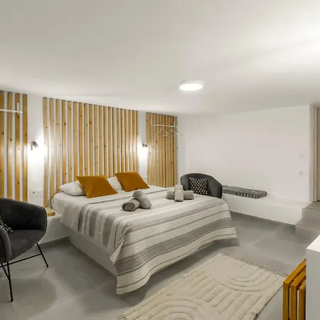 فيلة Lefkes View *