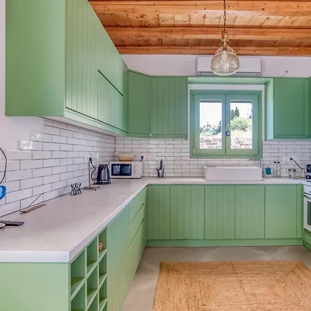 וילה Lefkes View *